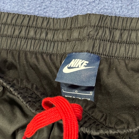 Nike Boys sweats size large, polyester, side pockets, open leg (non-elastic) - Picture 5 of 12
